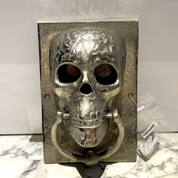 💀NWT/SILVER SKULL DOOR KNOCKER made in India. Comes with hardware. - Picture 1 of 10